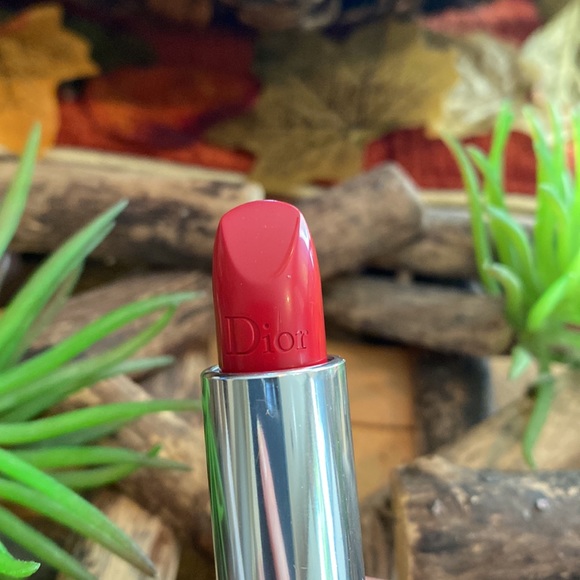 Dior #752 Rouge Favori Lipstick - Picture 2 of 7